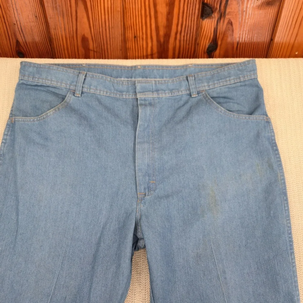 Vintage Wrangler Jeans Mens 42x30 Light Wash Blue Relaxed Fit Straight Leg Denim